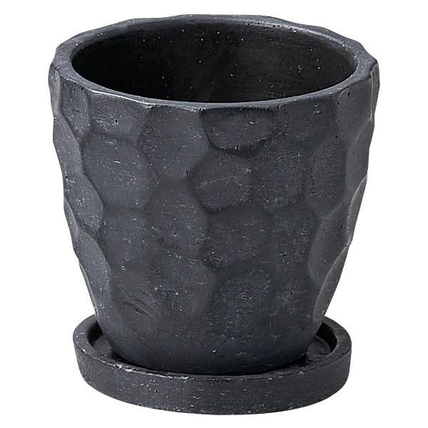 シンプルなデザインの植木鉢です。アンティークな加工を施した大人シンプルなデザインです。受皿付きなので置き場所にも困りません。多肉植物やハーブなどと相性抜群です！