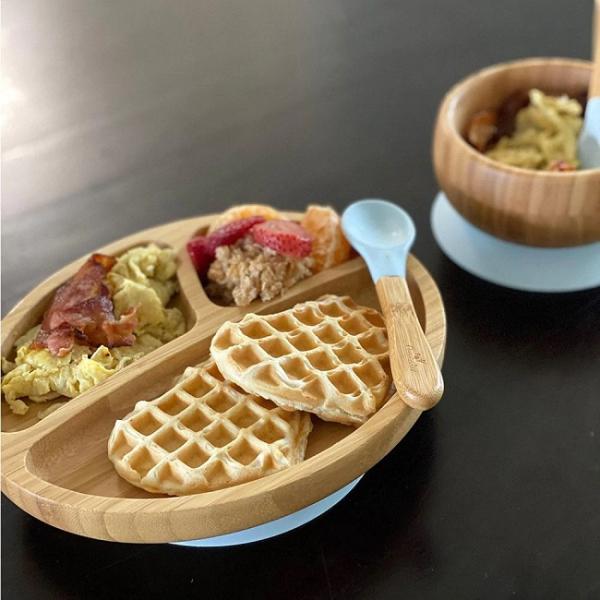 ベビー用食器　”Avanchy（アヴァンシー）”竹のプレートワイド＋スプーンセット　キッズ 食器 皿 木製 竹 吸盤 手づかみ食べ セット