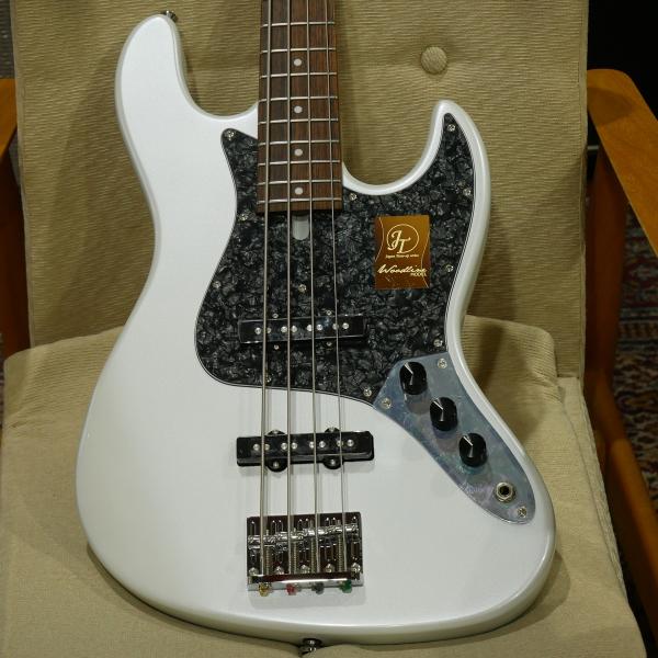 Bacchus / WL604-RSM/R / RSM/R / PWH (Pearl White) / Japan Tune-upシリーズ / JB / ジャズベ / ターボスイッチ / サイドパーク店在庫品