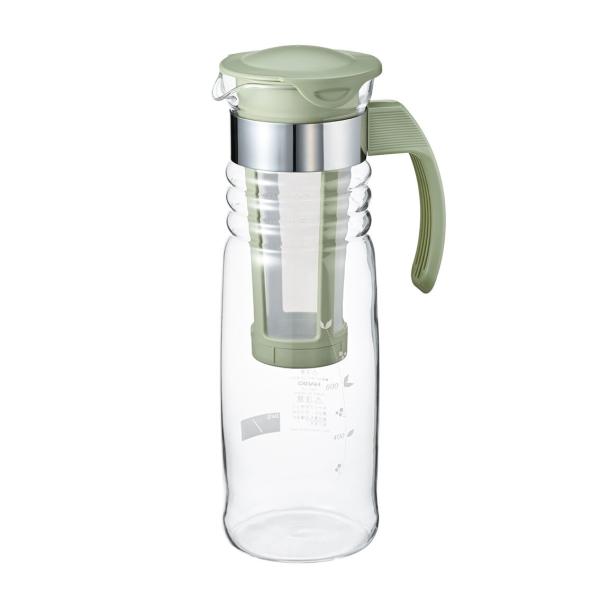 ■かご網茶こしの付いた水出し茶ポット●かご網の茶こしに茶葉を入れ、水を入れます。●フタをして冷蔵庫に入れ、3〜6時間置いてできあがり。●お茶を抽出したら、かご網茶こしを取り外して保存ができます。製品名:かご網付き水出し茶ポット品　番:HCC...