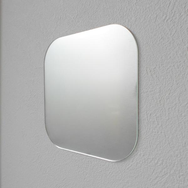 ガラスミラー（注）画像は撮影用にくもり加工を施しております。平面鏡の為用途は色々　●両面テープで取り付けが簡単。●トラックの補助ミラー交換用として。ミラーサイズ：角127mm×127mm鏡：平面鏡材質：ガラス