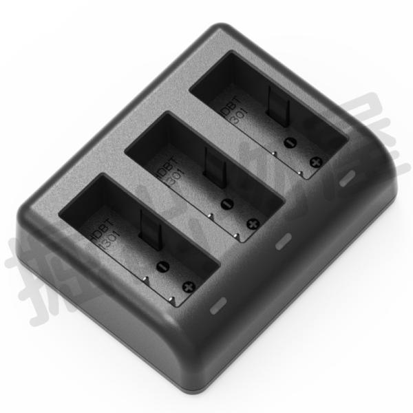 充電器仕様：同時に３個のバッテリーを充電可能入力電圧：5V/2.4A （microUSB)入力電圧：5V/2.4A （Type-C)出力電圧：4.48V/700mA (各ポート)付属品：USB-Type-C ケーブル1個対応機種：GoPro...