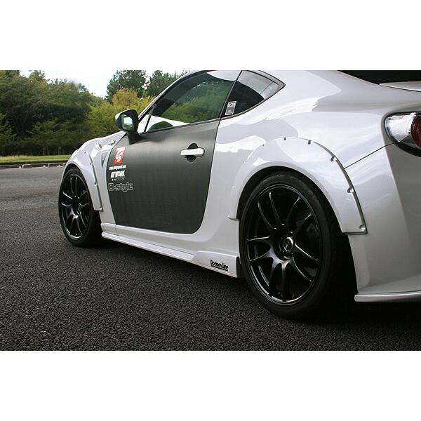 チャージスピード 86 ハチロク ZN6 オーバーフェンダー 純正バンパー