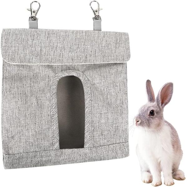 バリエーションコード : 2B2GU9LHFV「大切な家族に」ウサギやデグーの餌やりにお使いいただける牧草入れになります。隙間から牧草を引っ張り出して食べることができます。「便利な引っ掛けタイプ」オシッコなどで牧草が汚れることを防止でき、食...