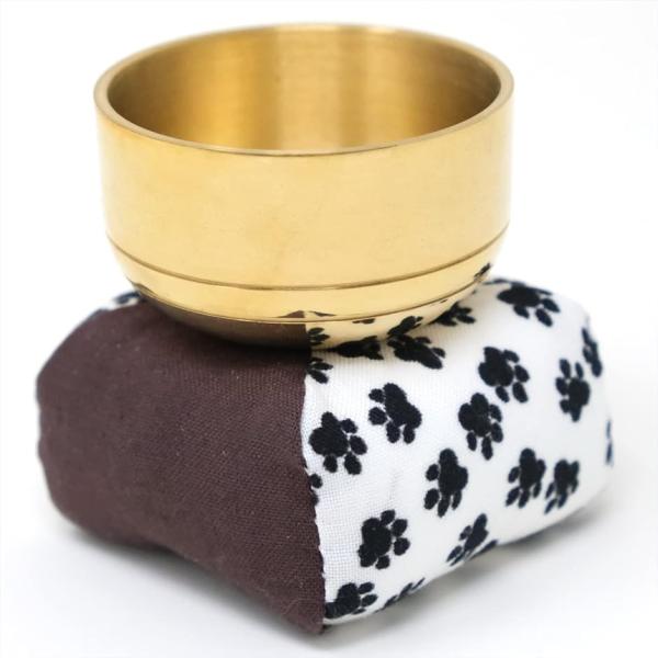 バリエーションコード : 2B88H663CH・ペット仏具 セット おりん、日本製のりん棒とオリジナル足跡柄のおりん用座布団の3点セットです。＊その他のりん棒台等の撮影用小物は付属しません。・「黒豆大福」丹波篠山の黒豆、北海道十勝産の小豆で...