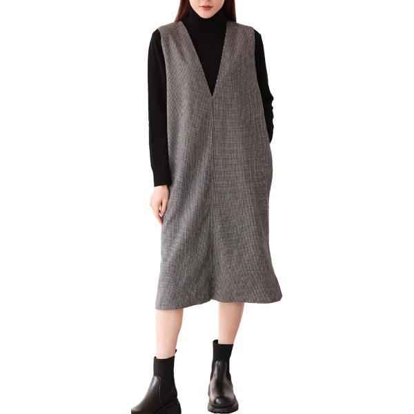 バリエーションコード : 2B2NL1P1GIリラックスしたお洒落が可愛い。深めのVネックにゆったりな身幅がこなれ感を演出してくれる、トレンドライクなジャンパースカートが登場です。すっきり見せる深めのVネックで、トップスによって雰囲気を変え...