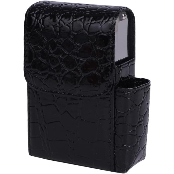 バリエーションコード : 2B2UJ4238N・商品内容：シガレットケース ライター収納タイプ ＊ロングサイズの煙草箱は入りません。・カラー：クロコダイル柄ブラック・クロコダイル柄レッド・スウェード調ブラウン・スウェード調アッシュ・サイズ：...