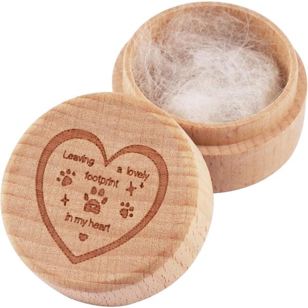 高品質の素材：ペットの毛メモリアルボックスは高品質の木材で作られており、臭いがなく、無毒で丈夫な素材なので、ボックスが変形したり摩耗したりしにくく、ペットの毛を長年保管するための安全で耐久性のある選択肢になります。絶妙なデザイン：木製のペッ...