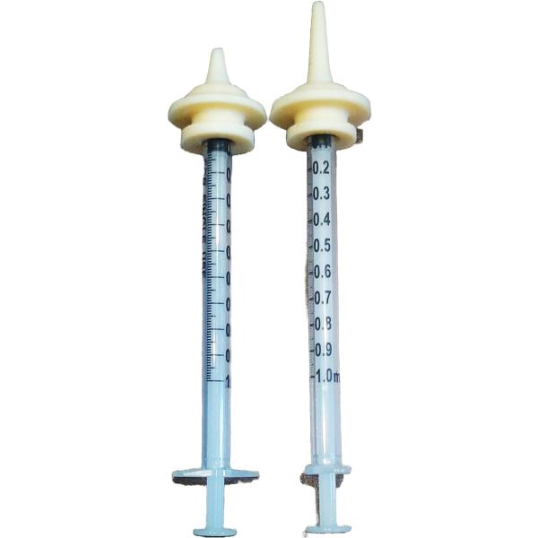 柔らかいシリコンアタッチメント：デリケートな口に優しいシリコン素材のアタッチメントを使用し、給餌中のストレスを軽減します。小さな動物たちが安心してミルクを飲むことができます。使いやすさ：シリンジタイプのデザインにより、一回の押し出しで適量の...