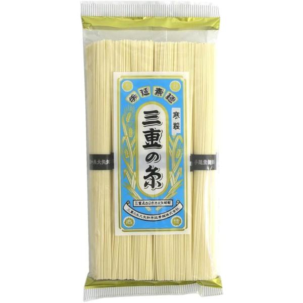 ＊＊＊　３００年以上の歴史を誇る伝統の技　〜手延べそうめん　三重の糸〜　＊＊＊吟味した良質な小麦粉を使い、丹念に練り上げ、じっくりと熟成を繰り返しては延ばし、乾燥させました。1.1〜1.3ｍｍくらいの太さで仕上げ、滑らかで、クセになるコシを...