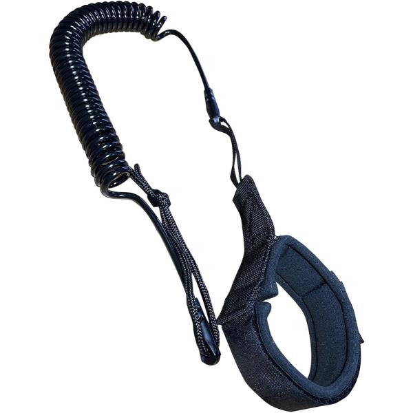 バリエーションコード : 2B9HX0OQHW10ft(フィート)ボードに最適な(適合する)リーシュコードになります。耐摩耗性にすぐれたTPU素材を採用し、コイル状ストラップで伸縮するため動きを妨げません。スタンド状態の足首や手首にワンタッ...