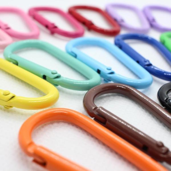 商品仕様 商品名 神戸輝き 16色カラビナセット 小型 サイズ 約45.5mm x 約24mm x 約3.6mm 重量 約3g（1個あたり） 素材 アルミニウム合金 表面加工 ベーキングペイント（焼付塗装） カラー 16色（ブラック、ホワイ...