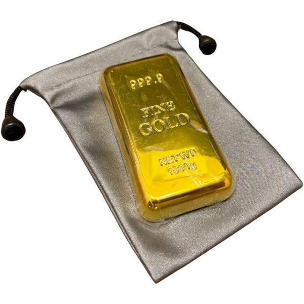 「商品特徴」貴金属店のディスプレイで使用されているゴールドバーレプリカです。文鎮/展示目的でご使用下さい。とっても綺麗な仕上がりです。「重量130g」レプリカですが、約130ｇの重量があります。他社製品の軽いレプリカと異なり、手にした時にず...