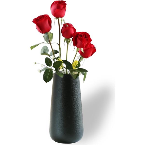 バリエーションコード : 2BJS0TFYKW安定感抜群、使い勝手抜群で上品な陶器の花瓶（フラワーベース）高さ：約20cm、口径約6.5cm、底部幅約9.4cm 高さ20cmなのでスタンダードなサイズです大きめで飾りやすい形状：口が広く、お...