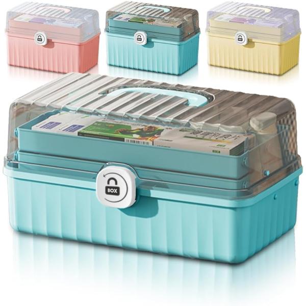 バリエーションコード : 2BU0DTO1DG「ポップで可愛い薬箱」 ブルー・ピンク・イエローの明るく可愛いカラーが目を引く薬箱。おしゃれで見せ置きもできるデザインは、子供部屋やリビングにもぴったり。白いロック部分にはRIMINAのロゴ入り...