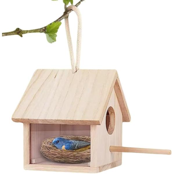 「天然木材とアクリル窓で快適な野鳥観察を実現」この商品は無垢材・無塗装の天然木材で作られた安全で快適なバードハウスです。側面に設置されたアクリル製の観察窓から鳥の様子を見守ることができるため自然環境の一部として鳥の営みを楽しむことができます...