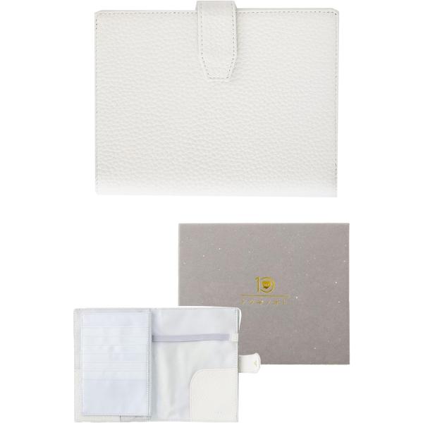 バリエーションコード : 2BU5OF4LUF本革仕様：上質な皮革を使用し、汚れや傷に強い実用的な仕様でシンプルで洗練された母子手帳ケース収納機能: 母子手帳やカード類を整理して収納できる多機能ポケット付き。お薬手帳にも重宝されます。使いや...