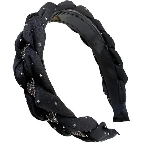 バリエーションコード : 2BU9GXIJ84・「編み込みサテンで高見え」 しっとり光沢のサテンを3本編み。ニュアンスカラーが大人の抜け感を演出。・「ビジューxパール」 シルバービジューと極小パールを点在させ、光が当たるたびにさりげなく輝く...