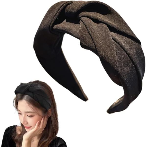 バリエーションコード : 2BUKS8LO5J「ツイストノットで立体感」 前面をねじり結び風に仕上げ、小顔見え＆シンプルコーデのアクセントに。「痛くなりにくいソフトパッド」 サイド内側をクッション仕様＆適度なテンションで長時間装着も快適。「...