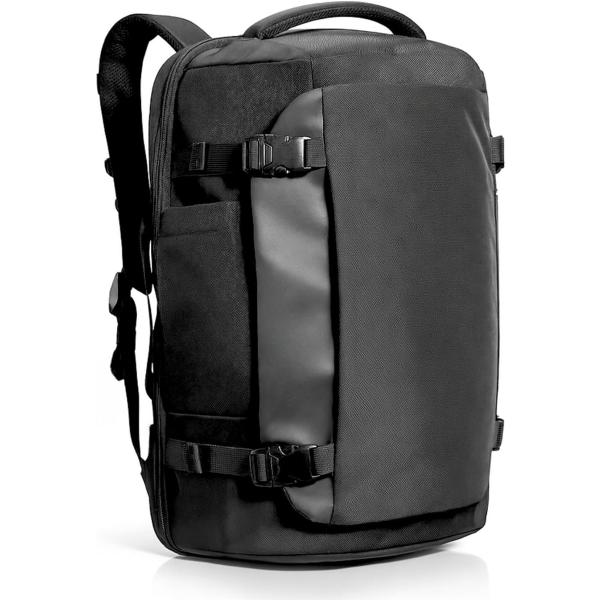 バリエーションコード : 2BURO220JL「１〜３泊分の荷物も収まる、40L大容量」 見た目はスマートながら、容量はたっぷり約40リットル。着替え、シューズ、洗面用具、ガジェット類までしっかり収納でき、出張や旅行、ジム通いや部活、合宿や...