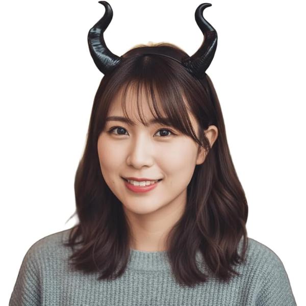 バリエーションコード : 2BUS4LJXFI「小悪魔なサキュバスに変身。」キュートな悪魔の角カチューシャでハロウィンやイベントの主役に。 シンプルながらも存在感のあるデザインが魅力のデビルホーン カチューシャです。装着するだけで、愛らしい...