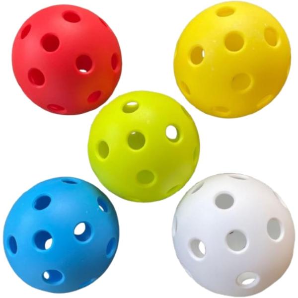 ピックルボール 26 穴 5 色・5 個 セット「人気急上昇中」アメリカ発祥 テニス・バドミントン などの要素を取り入れたスポーツ「緩やかな動き」ボールは２６の穴があり空気抵抗のある設計なので緩やかなスピードです「５カラー」５色・５個 セッ...