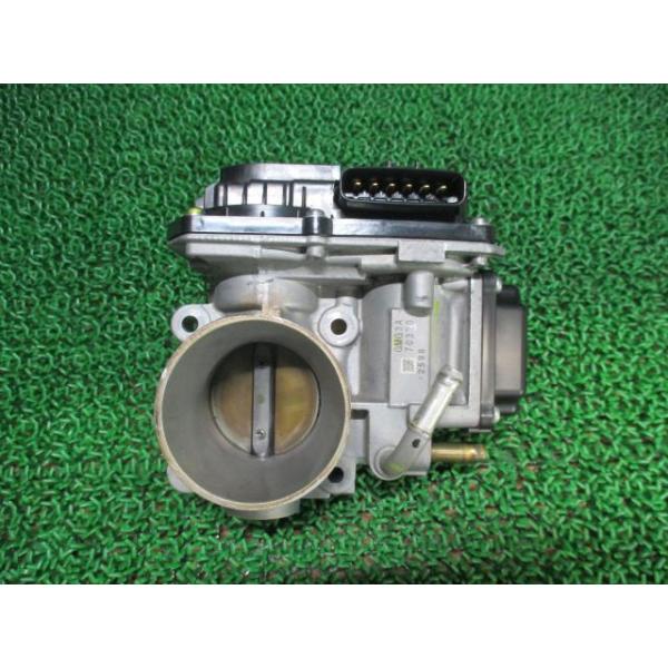 フィット DBA-GK4 スロットルボディ NH875P GMG3A 16400-5R0-J01