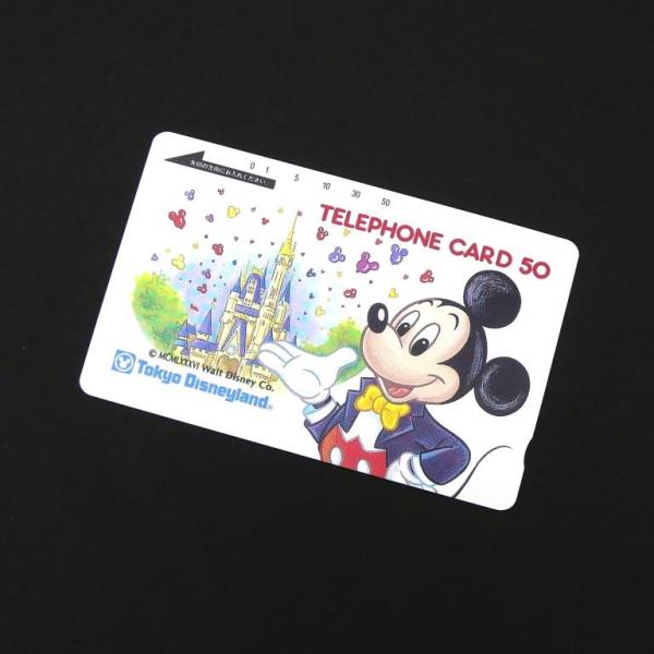 【商品名】: テレホンカード 東京ディズニーランド ミッキーマウス 50度 テレカ　【付属品】: 本体のみ（付属品はありません）　【ランク】: 展示未使用品　/わずかなスレはありますが、未使用品のきれいな状態です。　【コメント】: 東京ディ...
