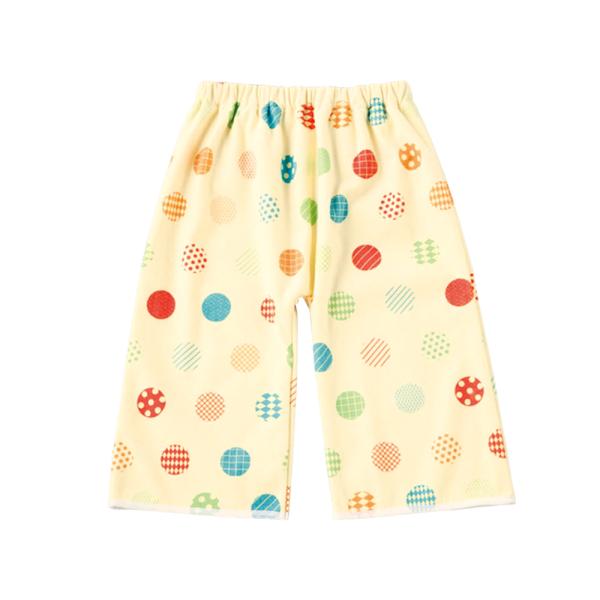 好評のおねしょ対策ケットにズボンタイプが新登場！おねしょ対策ケット（ズボンタイプ）収納袋付。足が動かせてまくれ上がりにくくより安心していただけます！おねしょシーツがなくてOK!布団からはみだしても床等の漏れも防ぎます。持ち運びに便利な収納袋...