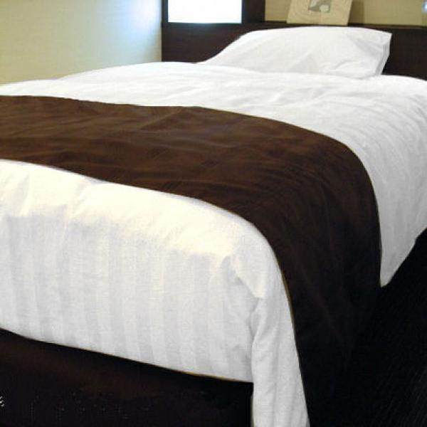 hotelbed_throw-q hotelbed_throw-q