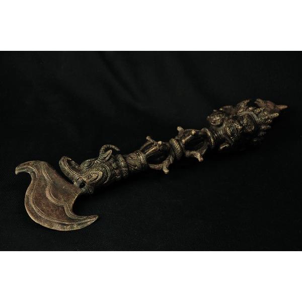 カルタリ(金剛斧) 黄銅製彫金仕上げ : 仏像仏画チベット美術卸の カルタリ(金剛斧) 黄銅製彫金仕上げ : 仏像仏画チベット美術卸の