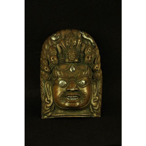 バイラヴァ面　チベット美術　金属製 彫刻面 黒と金　アンティーク バイラヴァ面チベット美術金属製 彫刻面 黒と金アンティーク