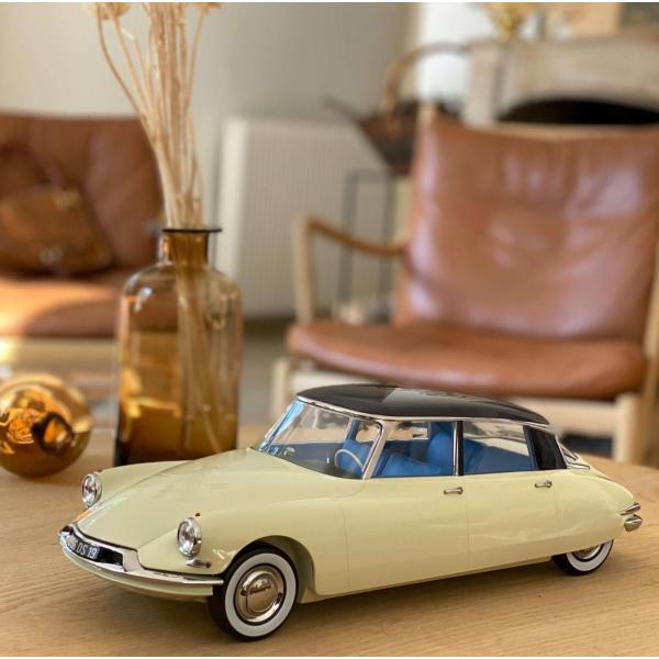 ミニカー ノレブ 巨大 1/12 1956 シトロエン DS19 ベージュ/黒 ミニカー ノレブ 巨大 1/12 1956 シトロエン DS19 ベージュ/黒