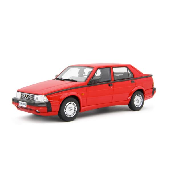 1/18スケール ミニカー　アルファロメオ 2台セット 1/18スケール ミニカー アルファロメオ 2台セット ミニカー