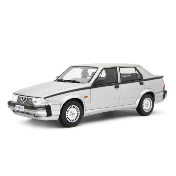 ミニカー 1/18 1986 アルファロメオ アルファ75 銀色 ALFA 75 1.8I
