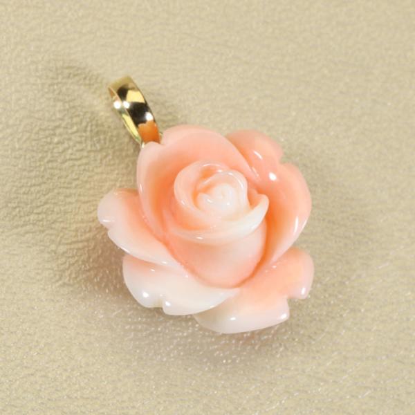 宝石珊瑚のSANSUI 桃珊瑚 スカッチ ネックレス ペンダント 薔薇 花 一
