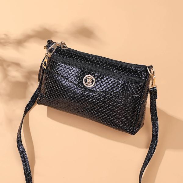 [Release date: September 11, 2024]クロコダイル調のシンプルでスタイリッシュなウォレットバッグ。クラッチバッグとしても使える2WAY仕様。【サイズについて】画像をご参照ください。【素材について】合成皮革【カラ...