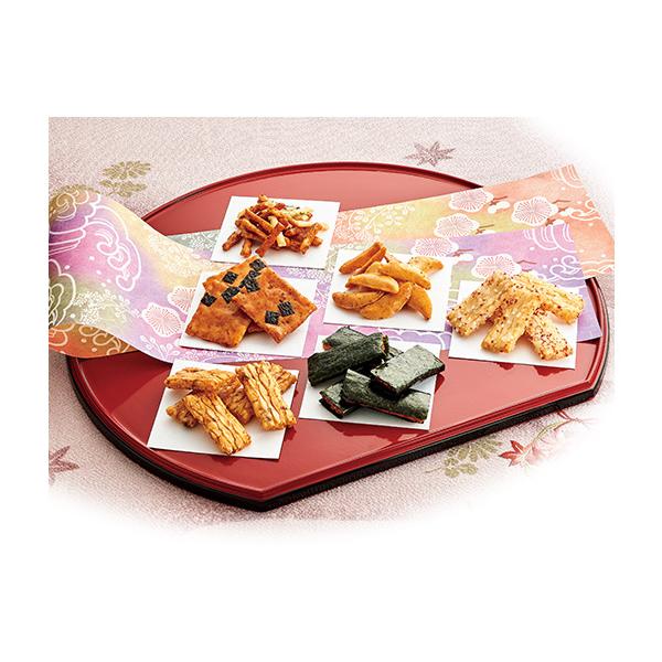 地域の特産品を使用し、こだわりの6種の味をそろえました。紀州南高梅使用「梅ざらめ」、国産山椒使用「山椒柿の種」、醤油おかき「浪花千枚」、国産七味使用「七味あられ」、有明海産海苔使用「磯辺」、国産柚子使用「柚子おかき」各1袋。原材料の餅米は国...