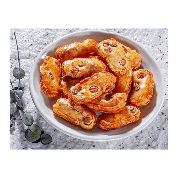 サクッとソフトな歯ざわりです。黒豆入りの醤油味の商品です。やわらかいあられをお探しの方はどうぞ。黒豆もやわらかく仕上がっております。［分類］あられ・おかき・せんべい・かきもち