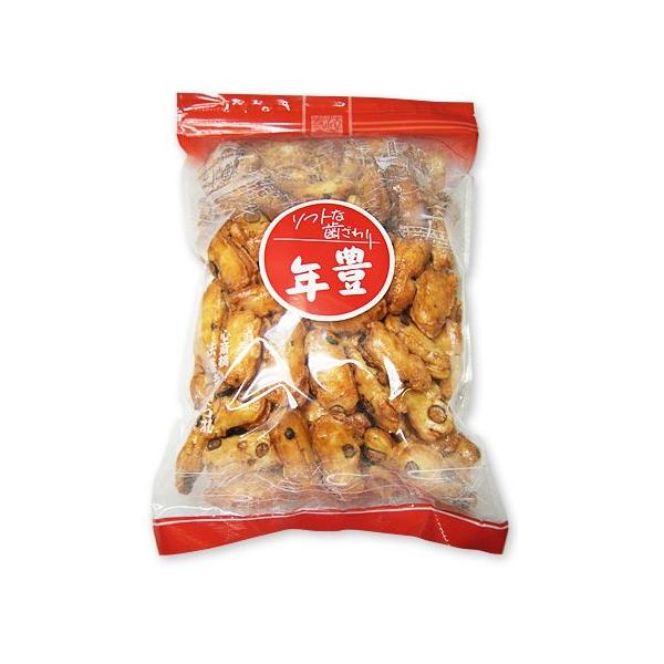 サクッとソフトな歯ざわりです。黒豆入りの醤油味の商品です。やわらかいあられをお探しの方はどうぞ。黒豆もやわらかく仕上がっております。［分類］あられ・おかき・せんべい・かきもち
