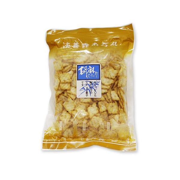 ごまの風味も豊かに香ばしい商品です。少し固めでカリッと食べやすいサイズです。［分類］あられ・おかき・せんべい・かきもち