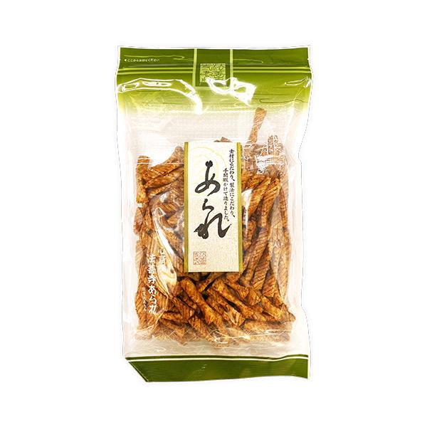 ちょっとひねって味が染みるようにしています。しょう油と七味の辛さがとっても美味しく、しっかり辛いです！！［分類］あられ・おかき・せんべい・かきもち