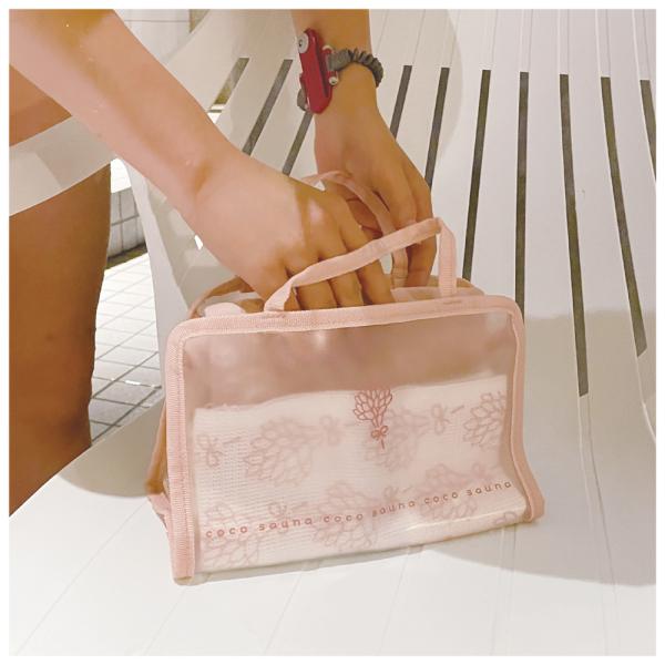 【商品説明】話題のサウナ、気になるけど私にはハードが高い気が…そんなお悩みを抱える女性も少なくないのでは？「coco sauna」(ココサウナ)シリーズはそんなみなさんとサウナを繋げる、きっかけになるサウナ予備軍女子のためのサウナブランド♪...