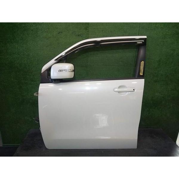 フロント左ドア ランディ 5AA-SGC27 フロント 左 ドア 2.0X 8人 QAB M2H3K 68002-52Z00
