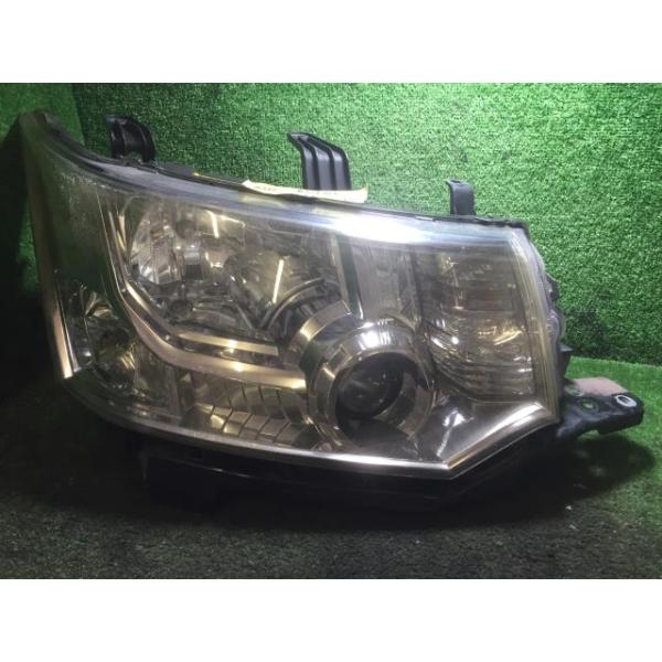 デリカD5 DBA-CV5W 右ヘッドランプ ライト W23 70320 : 原木