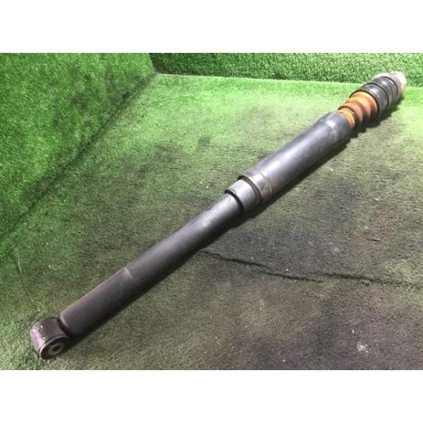 フィット DBA-GK3 左リアショックアブソーバー B593M 76509 : 原木