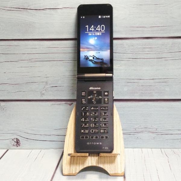 商品は本体（バッテリー内蔵）のみです。その他の付属品はありませんのでご注意ください。【特記事項】SIMトレーに割れがみられますが、SIMの読込に影響はありません。【バッテリー性能】著しい性能低下がないことを確認しています（OSからの性能確認...