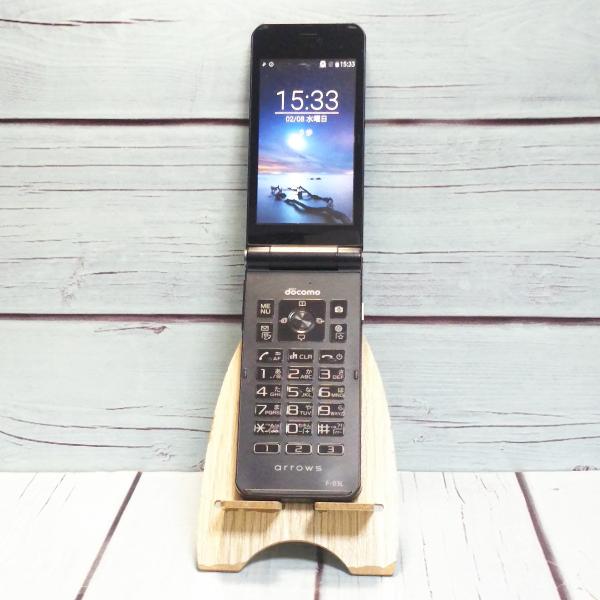 商品は本体（バッテリー内蔵）のみです。その他の付属品はありませんのでご注意ください。【特記事項】なし。【バッテリー性能】著しい性能低下がないことを確認しています（OSからの性能確認不可）【液晶の状態】擦り傷とボタン痕、液晶不良がみられますが...