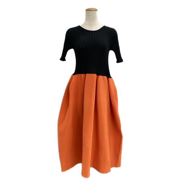 CFCL 半袖ワンピース 黒とオレンジ CFCL 半袖ワンピース 黒とオレンジ