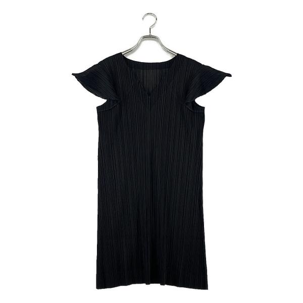 PLEATS PLEASE チュニックワンピース 黒 平置きすると円形に PLEATS PLEASE チュニックワンピース 黒 平置きすると円形に